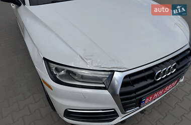 Позашляховик / Кросовер Audi Q5 2018 в 