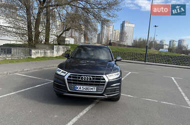 Внедорожник / Кроссовер Audi Q5 2018 в 