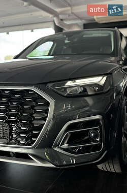 Внедорожник / Кроссовер Audi Q5 2022 в 