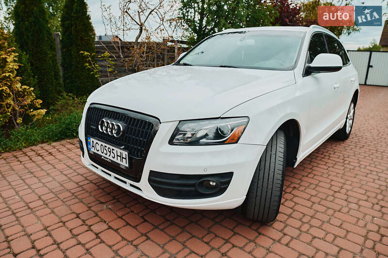 Внедорожник / Кроссовер Audi Q5 2011 в Камне-Каширском