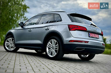 Позашляховик / Кросовер Audi Q5 2020 в 