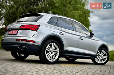 Позашляховик / Кросовер Audi Q5 2020 в 