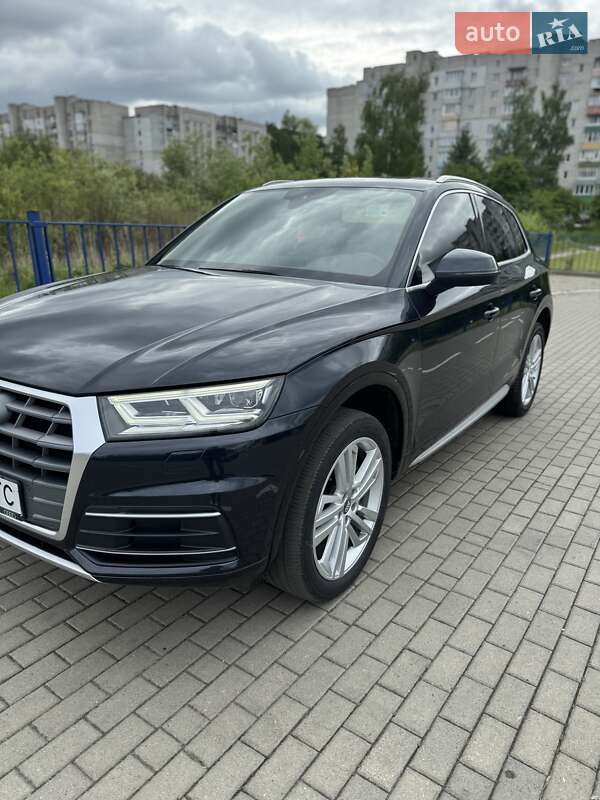 Внедорожник / Кроссовер Audi Q5 2020 в 