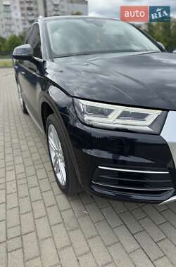 Внедорожник / Кроссовер Audi Q5 2020 в 