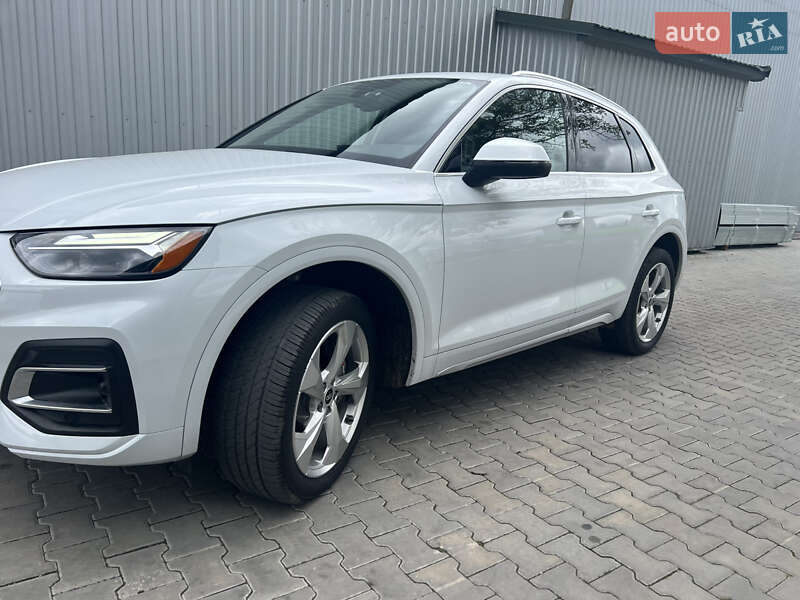 Позашляховик / Кросовер Audi Q5 2021 в Стрию