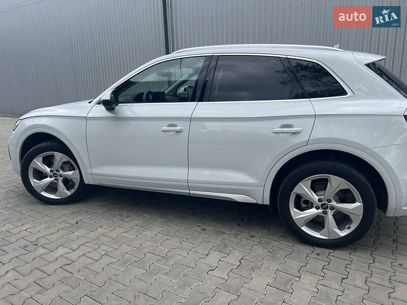 Позашляховик / Кросовер Audi Q5 2021 в Стрию