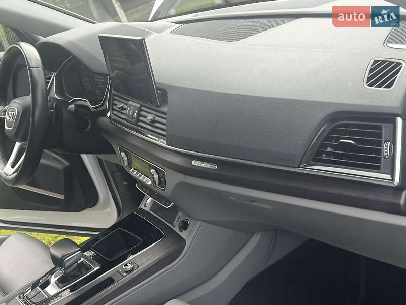 Позашляховик / Кросовер Audi Q5 2021 в Стрию