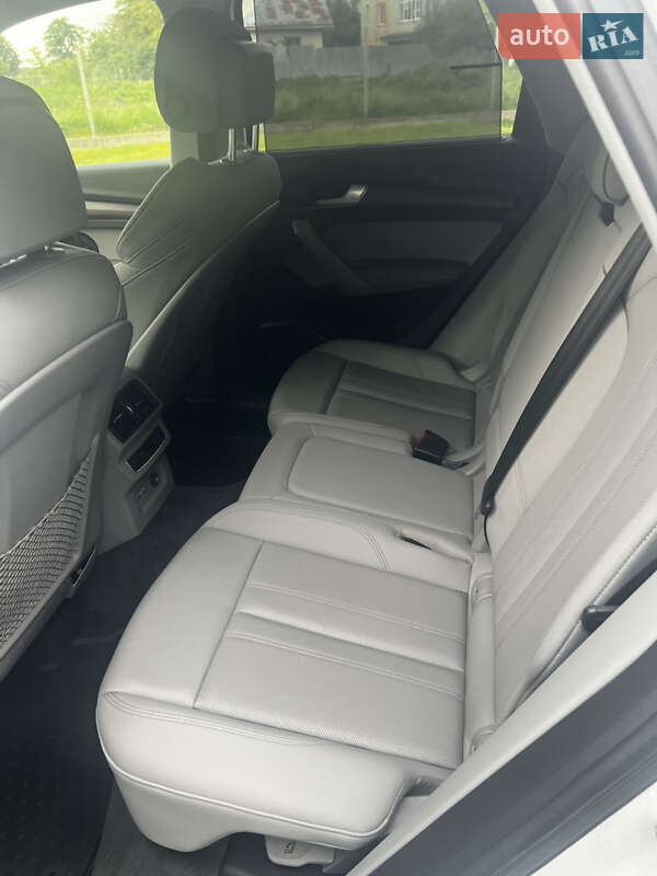 Позашляховик / Кросовер Audi Q5 2021 в Стрию