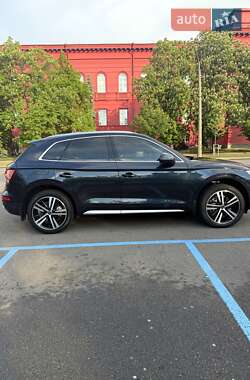 Внедорожник / Кроссовер Audi Q5 2018 в 