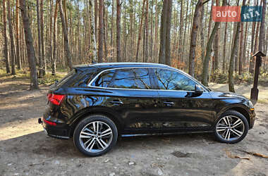 Внедорожник / Кроссовер Audi Q5 2018 в 