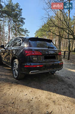 Внедорожник / Кроссовер Audi Q5 2018 в 