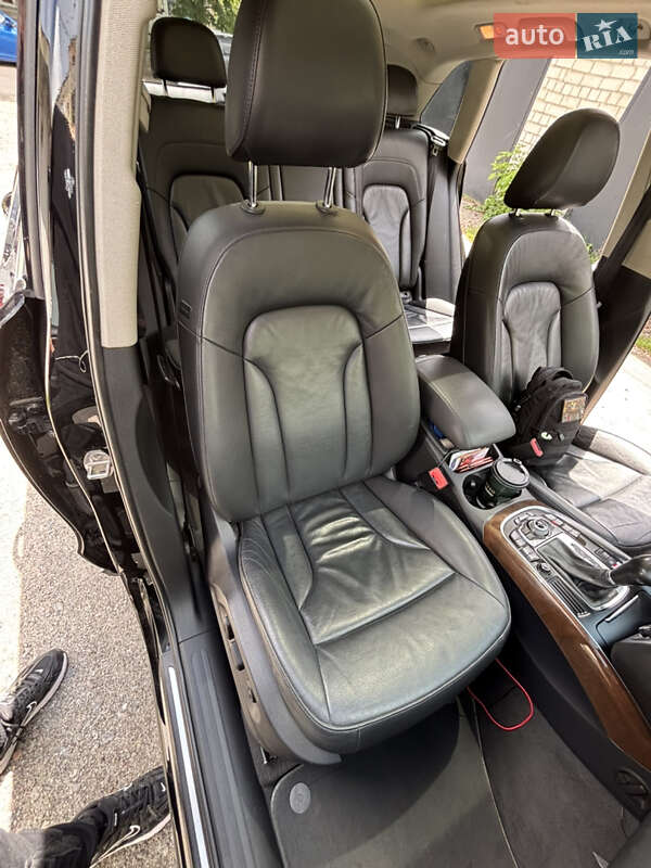 Внедорожник / Кроссовер Audi Q5 2010 в Кропивницком