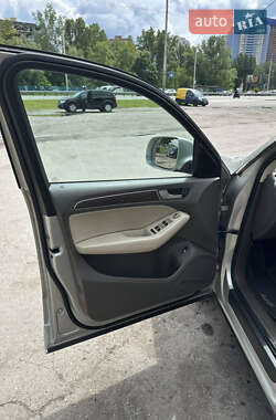 Внедорожник / Кроссовер Audi Q5 2012 в 