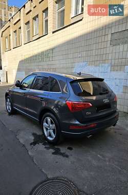 Внедорожник / Кроссовер Audi Q5 2010 в 