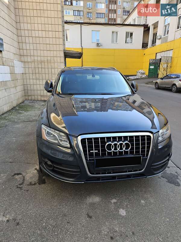 Внедорожник / Кроссовер Audi Q5 2010 в 