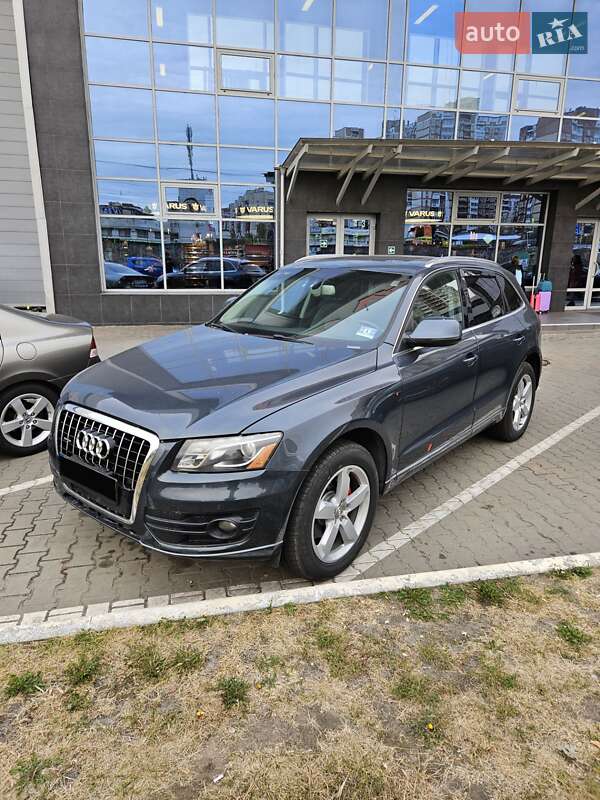 Внедорожник / Кроссовер Audi Q5 2010 в Киеве