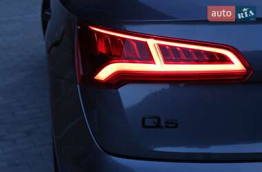 Внедорожник / Кроссовер Audi Q5 2018 в 