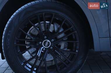 Внедорожник / Кроссовер Audi Q5 2018 в 