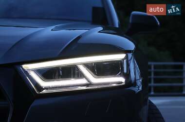 Внедорожник / Кроссовер Audi Q5 2018 в 