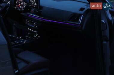 Внедорожник / Кроссовер Audi Q5 2018 в 