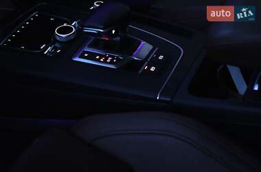 Внедорожник / Кроссовер Audi Q5 2018 в 