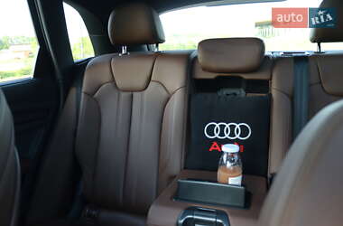 Внедорожник / Кроссовер Audi Q5 2018 в 