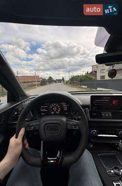 Внедорожник / Кроссовер Audi Q5 2018 в 