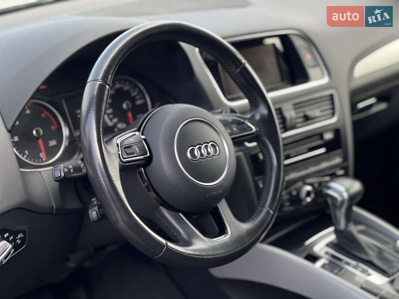 Внедорожник / Кроссовер Audi Q5 2014 в Ужгороде