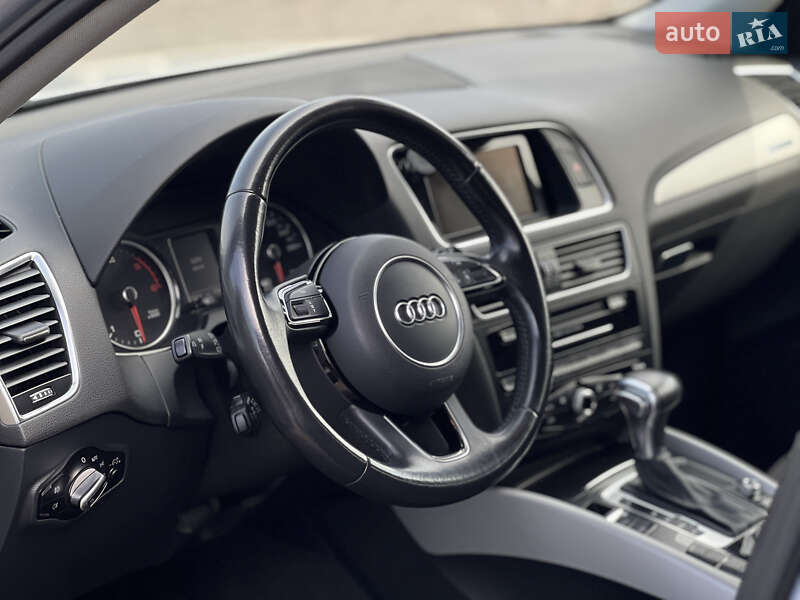 Внедорожник / Кроссовер Audi Q5 2014 в Ужгороде