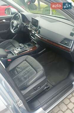 Внедорожник / Кроссовер Audi Q5 2018 в 