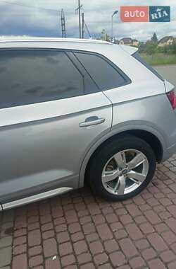 Внедорожник / Кроссовер Audi Q5 2018 в 