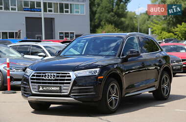 Внедорожник / Кроссовер Audi Q5 2018 в 