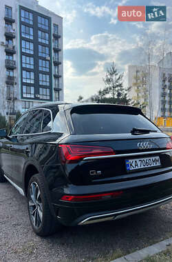 Внедорожник / Кроссовер Audi Q5 2021 в 