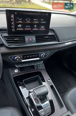 Внедорожник / Кроссовер Audi Q5 2021 в 