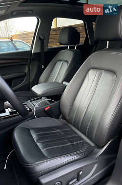 Внедорожник / Кроссовер Audi Q5 2021 в 