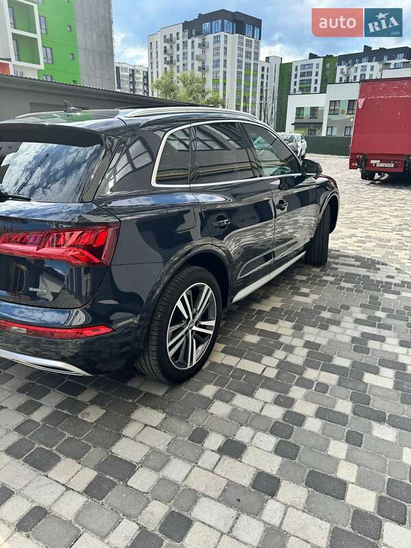 Внедорожник / Кроссовер Audi Q5 2017 в Ивано-Франковске