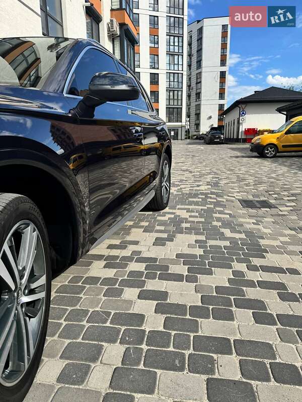 Внедорожник / Кроссовер Audi Q5 2017 в Ивано-Франковске