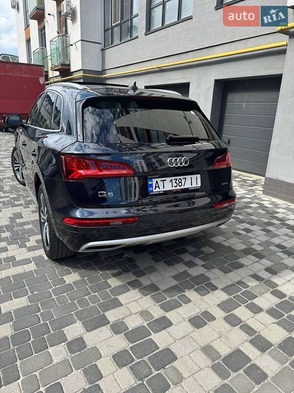 Внедорожник / Кроссовер Audi Q5 2017 в Ивано-Франковске