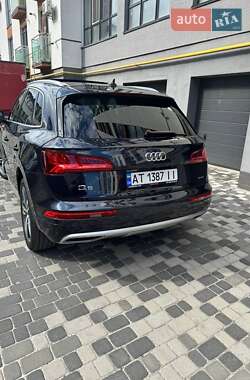 Внедорожник / Кроссовер Audi Q5 2017 в 