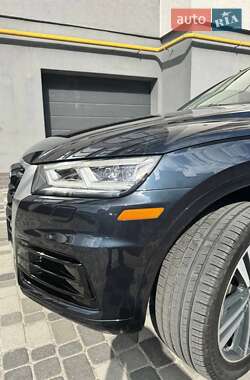 Внедорожник / Кроссовер Audi Q5 2017 в 