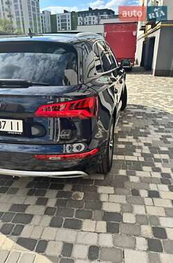 Внедорожник / Кроссовер Audi Q5 2017 в 