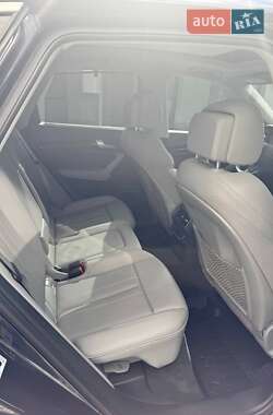 Внедорожник / Кроссовер Audi Q5 2017 в 
