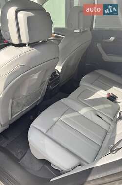 Внедорожник / Кроссовер Audi Q5 2017 в 