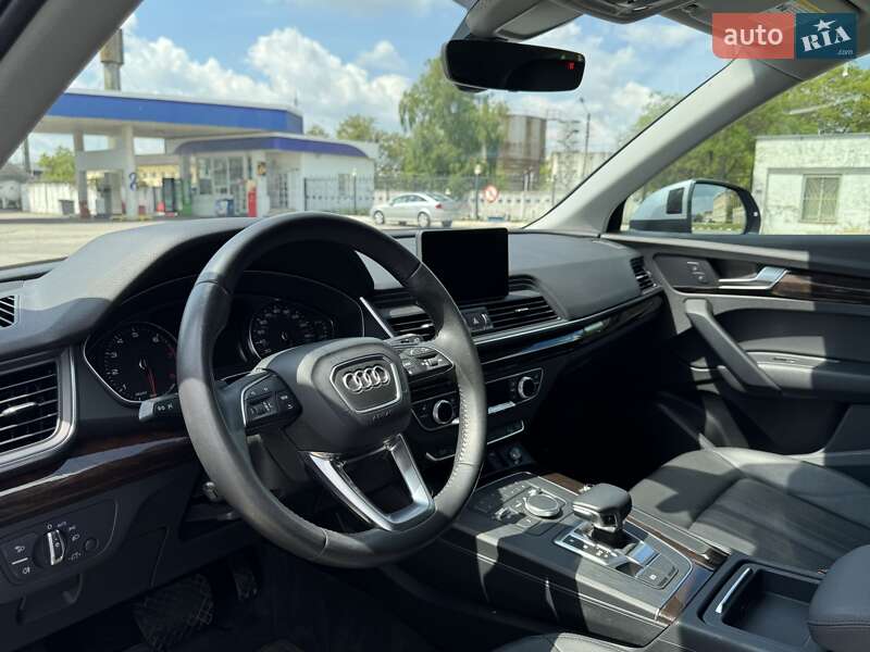 Внедорожник / Кроссовер Audi Q5 2019 в Киеве