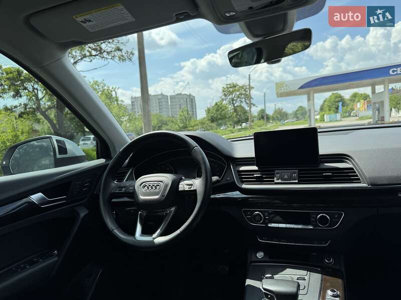 Внедорожник / Кроссовер Audi Q5 2019 в Киеве