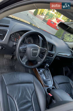 Внедорожник / Кроссовер Audi Q5 2010 в 