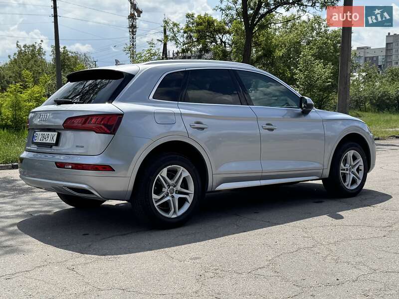 Внедорожник / Кроссовер Audi Q5 2019 в Киеве