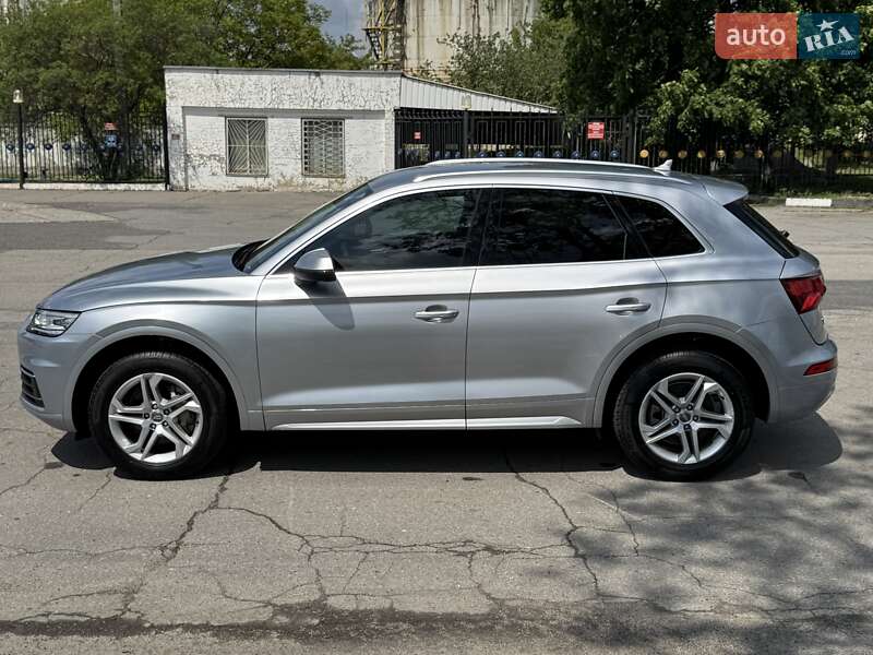 Внедорожник / Кроссовер Audi Q5 2019 в Киеве