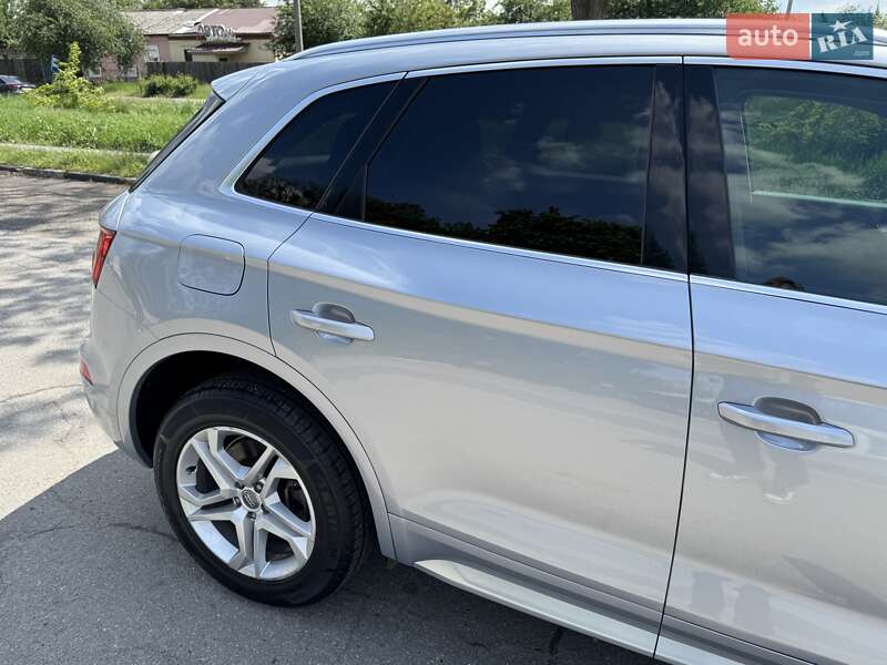 Внедорожник / Кроссовер Audi Q5 2019 в Киеве