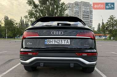 Внедорожник / Кроссовер Audi Q5 2021 в 
